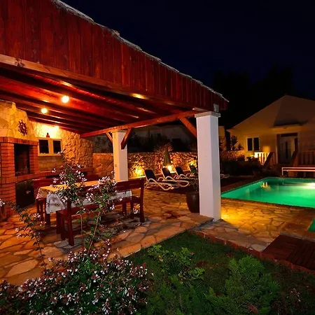 Villa Becir - Pool *